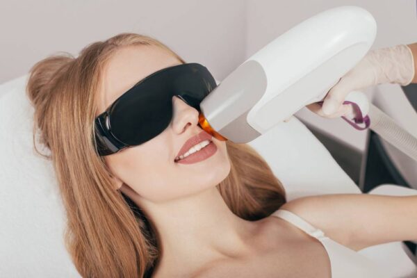 Laserowe powiększanie ust - na czym polega?